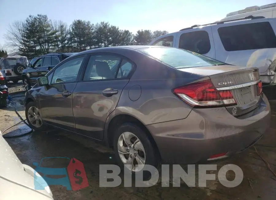 19XFB2F52FE228715 Photo# 2