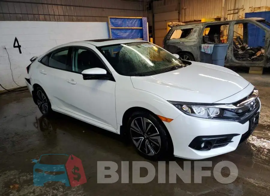 19XFC1F37HE016398 Photo# 4
