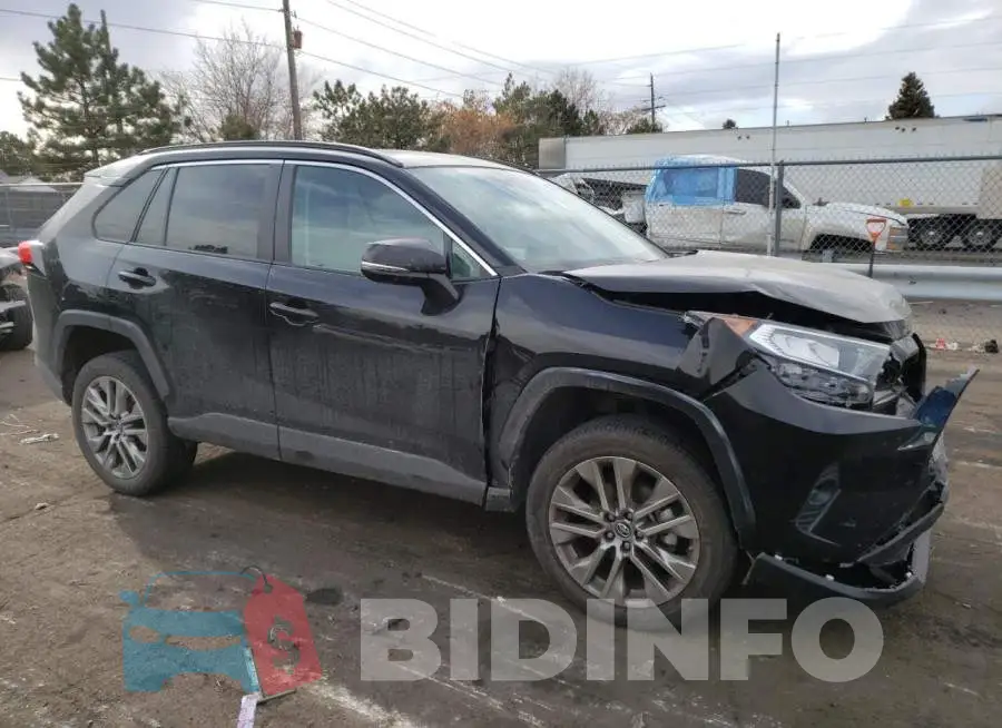 2T3A1RFV6KW077995 Photo# 4