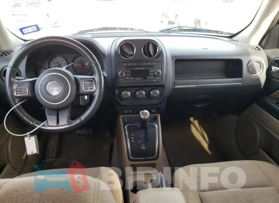 1C4NJPFB7ED627332 Photo# 8
