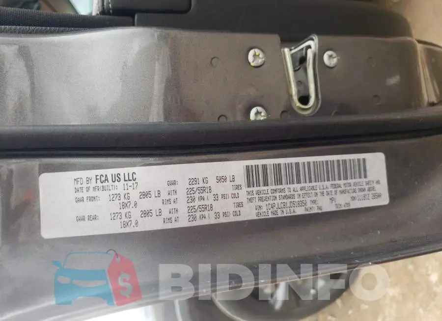 1C4PJLCB1JD518350 Photo# 12