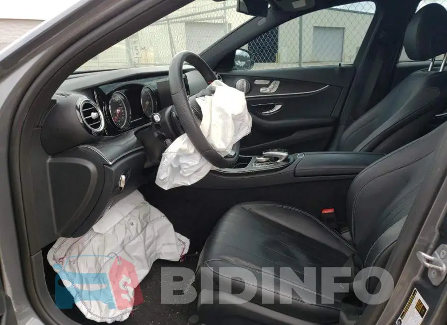 WDDZF4JB8JA369817 Photo# 7