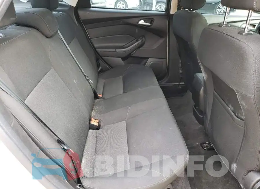 1FADP3F22JL209351 Photo# 10