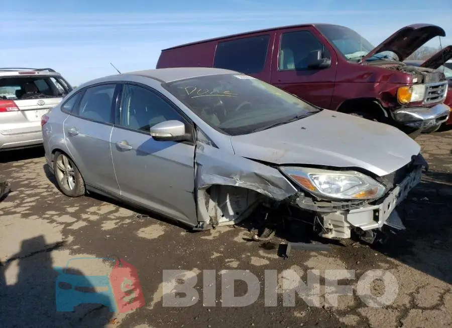 1FADP3F2XEL226940 Photo# 4