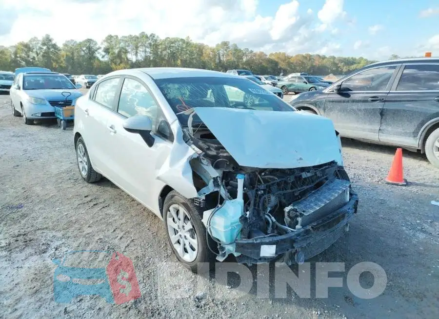 KNADM4A32H6026627 Photo# 1