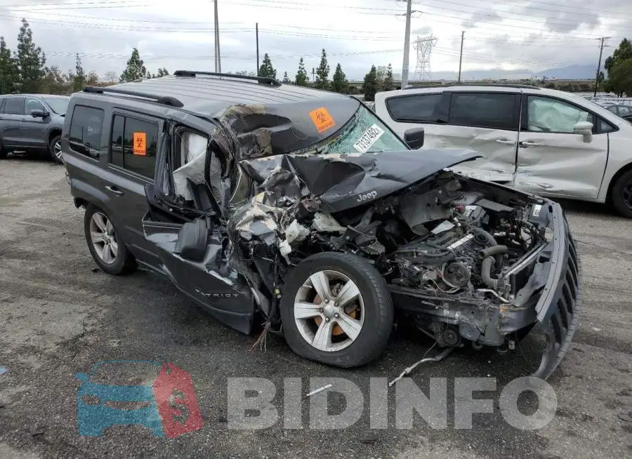 1C4NJPBBXHD203489 Photo# 4