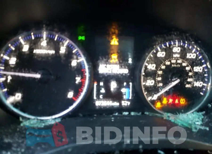 JA4AD3A31JZ069371 Photo# 9
