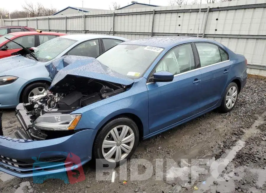 3VW167AJ7HM333465 Photo# 1