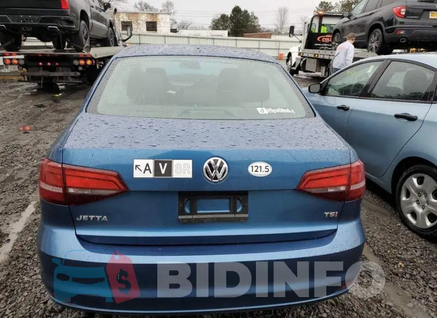 3VW167AJ7HM333465 Photo# 6
