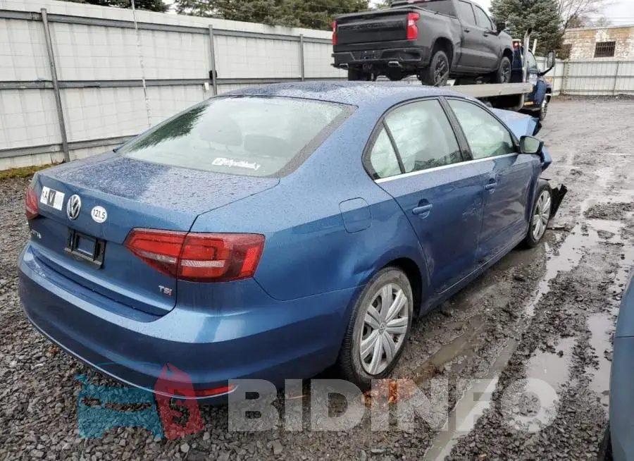 3VW167AJ7HM333465 Photo# 3