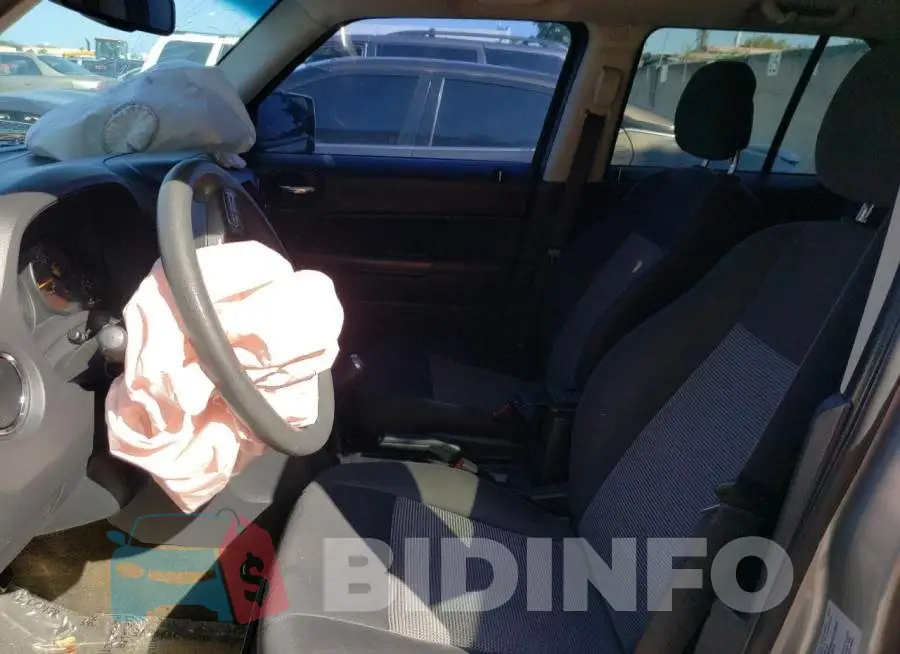 1C4NJPBB2GD676687 Photo# 7