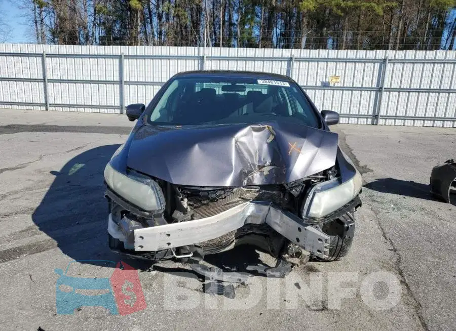 19XFB2F82FE020599 Photo# 5