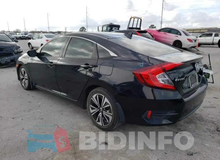 19XFC1F30HE011625 Photo# 2