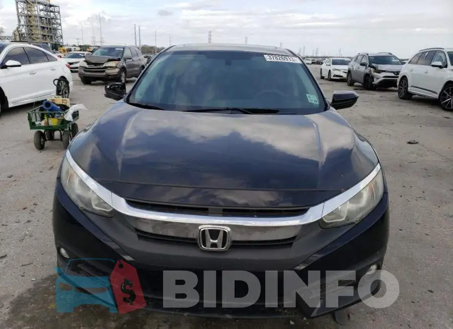 19XFC1F30HE011625 Photo# 5