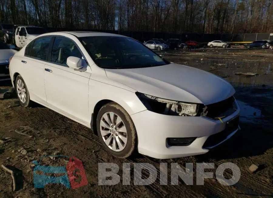 1HGCR2F83EA104111 Photo# 4