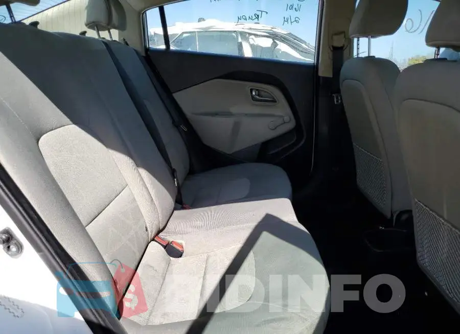 KNADM4A32G6688044 Photo# 10