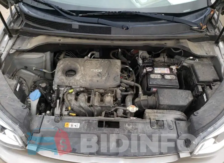 KNDJN2A2XJ7598852 Photo# 7