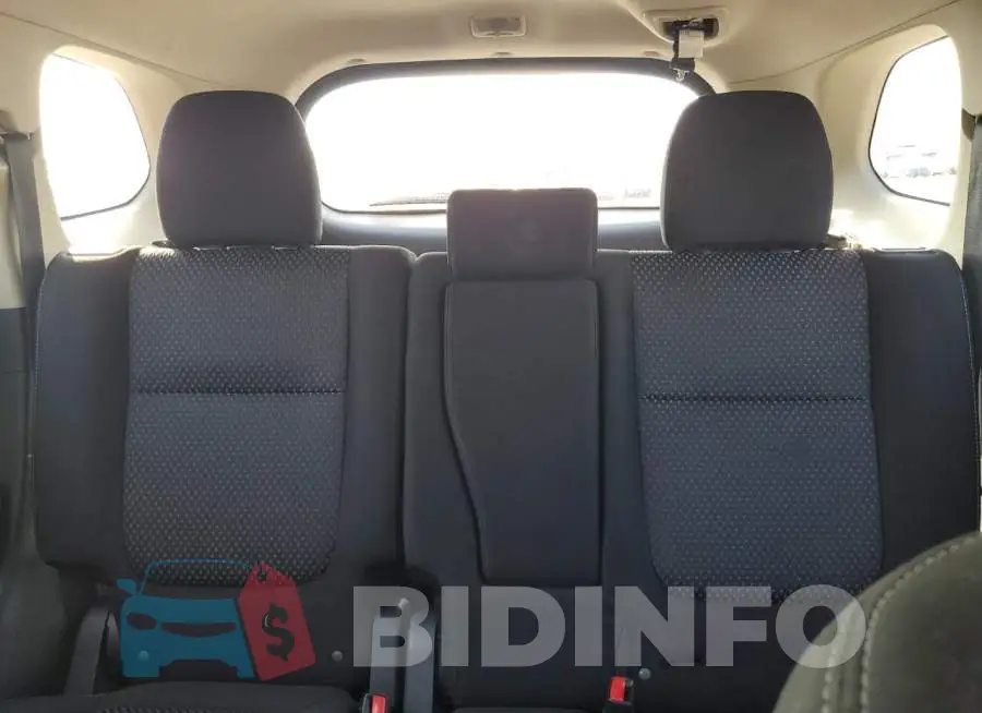 JA4AD2A35JZ068492 Photo# 10