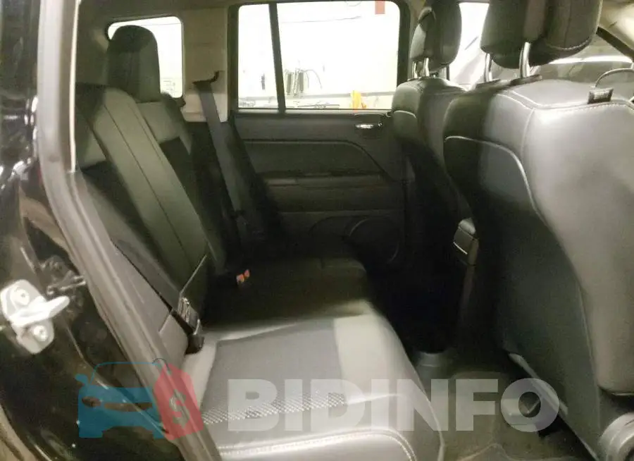 1C4NJCBA2FD350886 Photo# 10