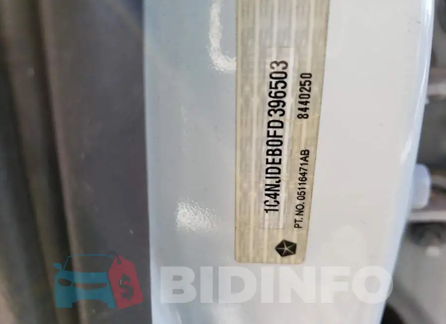 1C4NJDEB0FD396503 Photo# 12