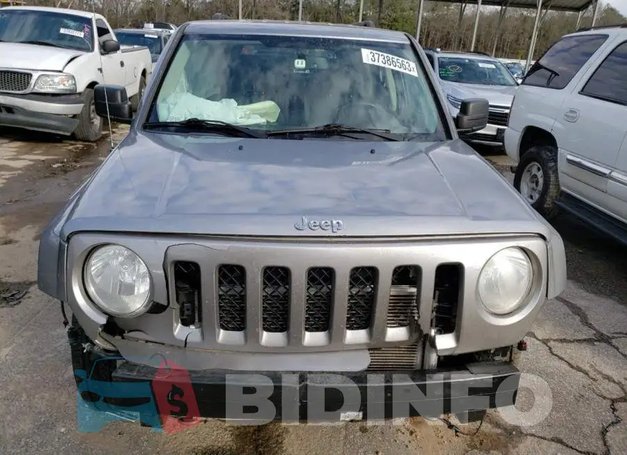 1C4NJPFB0ED912986 Photo# 5