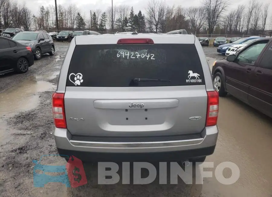 1C4NJRAB6GD625996 Photo# 6