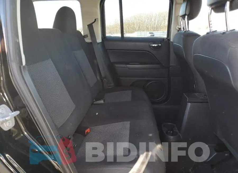 1C4NJRBB7ED842372 Photo# 11