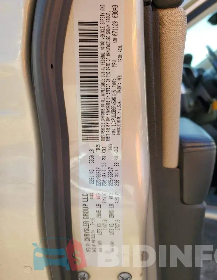 1C4PJLCB6FW506125 Photo# 14