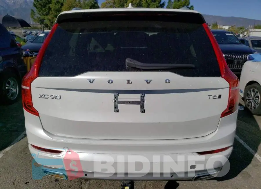 YV4A22PK5L1578527 Photo# 6