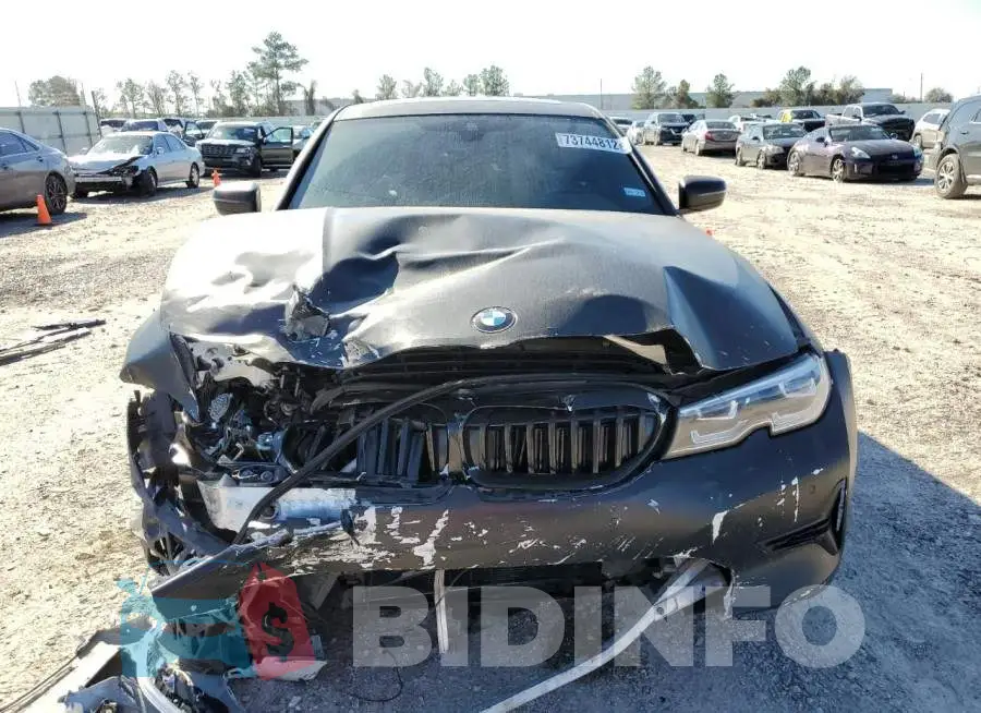 3MW5R1J00L8B24633 Photo# 5
