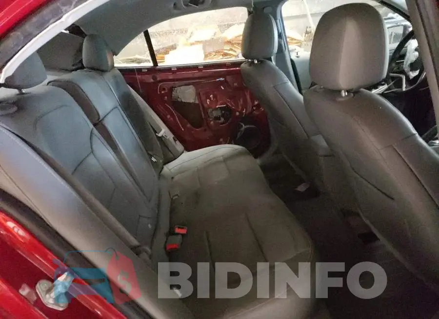 1G11E5SL4EF183135 Photo# 10