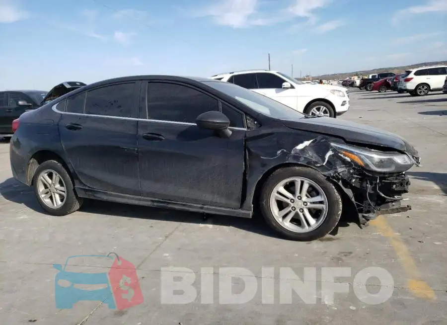 1G1BE5SMXJ7205009 Photo# 4