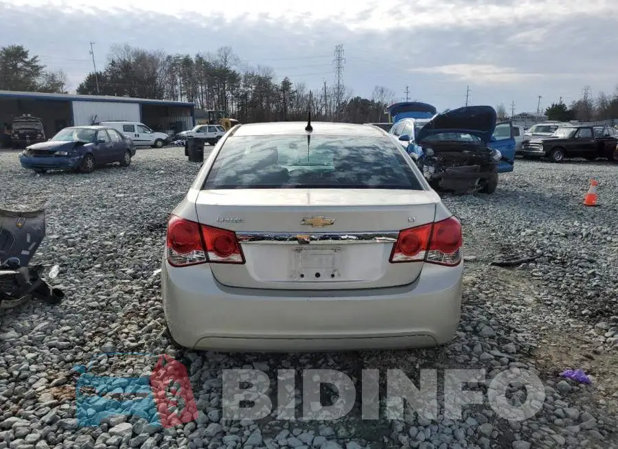 1G1PE5SBXE7131858 Photo# 6