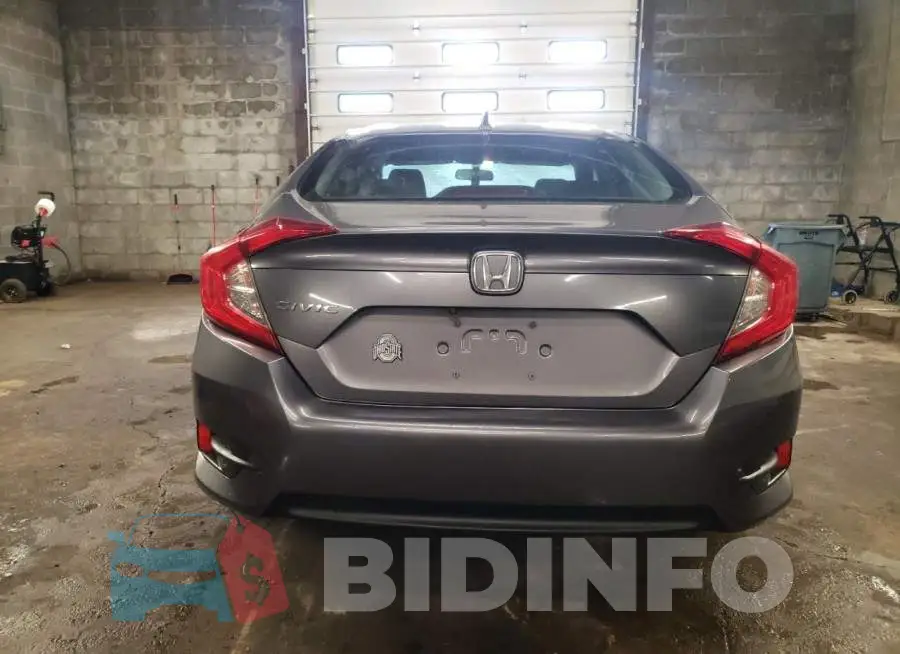 19XFC2F73JE203135 Photo# 6