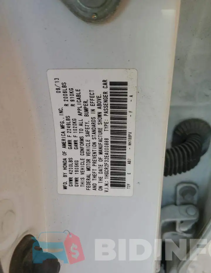1HGCR2F32EA000889 Photo# 12