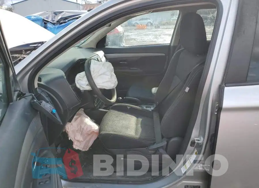 JA4AD2A30JZ055021 Photo# 7