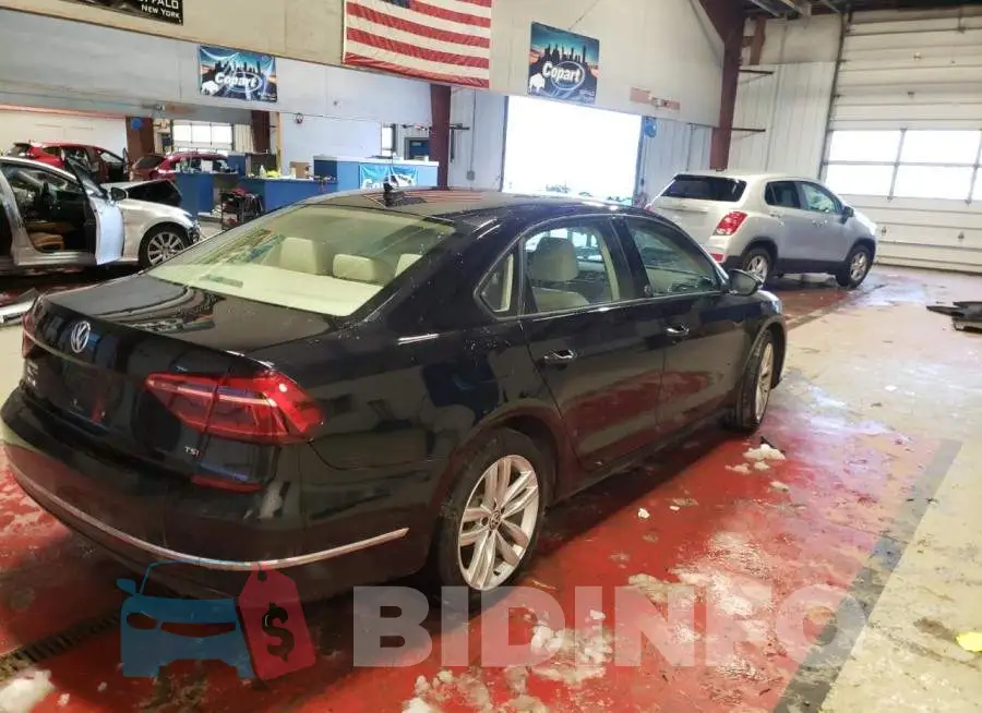 1VWLA7A36KC009621 Photo# 3