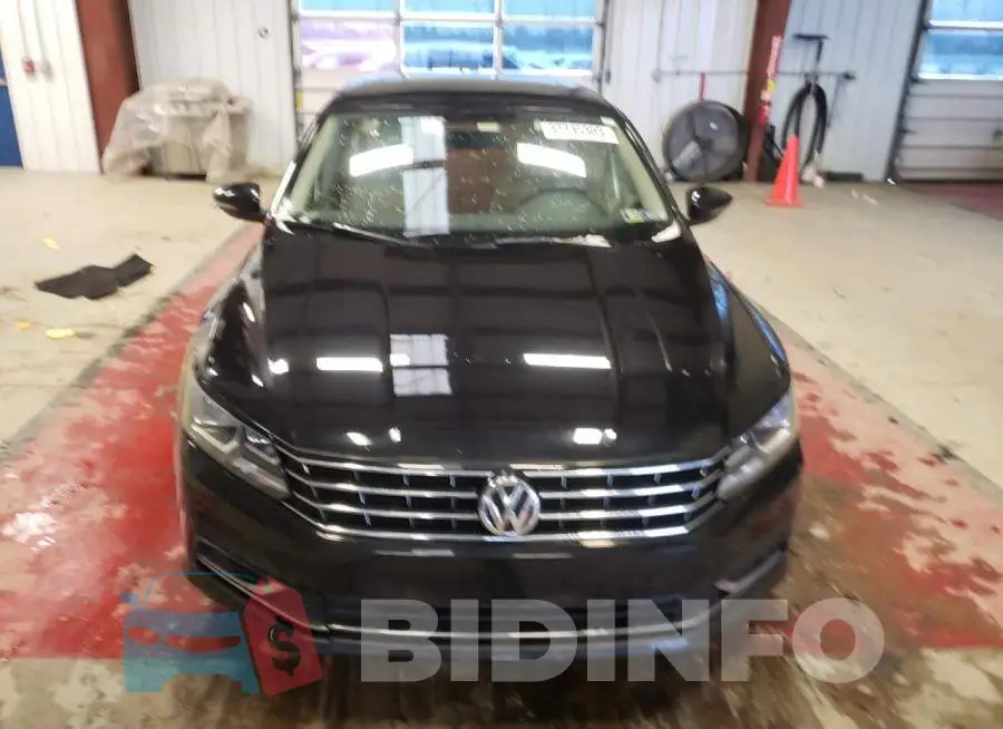 1VWLA7A36KC009621 Photo# 5