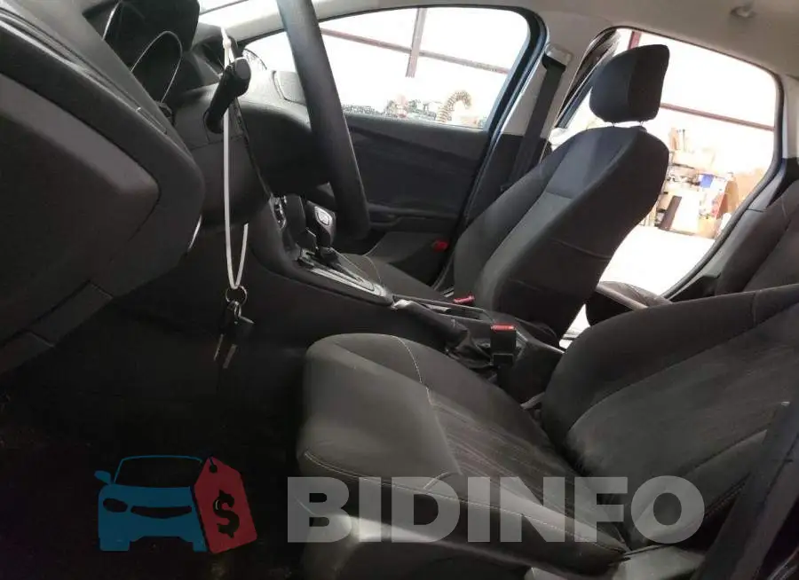 1FADP3E25GL397194 Photo# 7