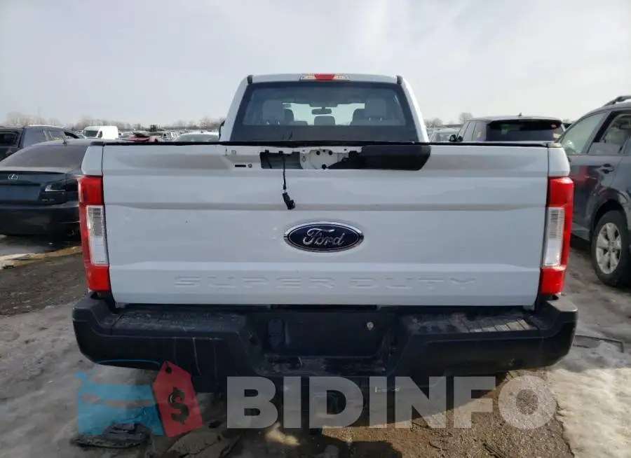 1FT8W3CT4JEB98062 Photo# 6