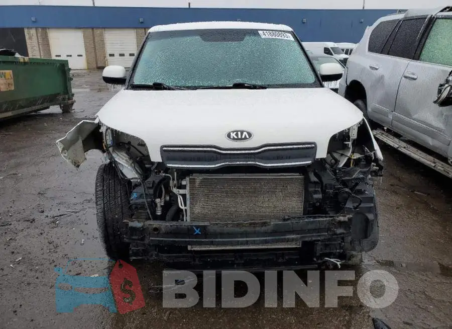 KNDJN2A2XH7460996 Photo# 5
