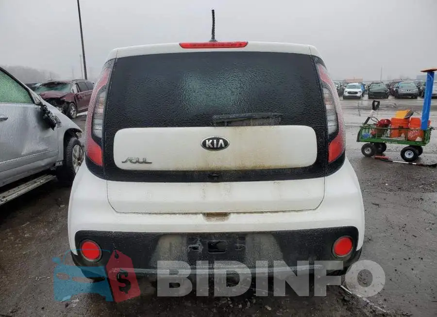 KNDJN2A2XH7460996 Photo# 6