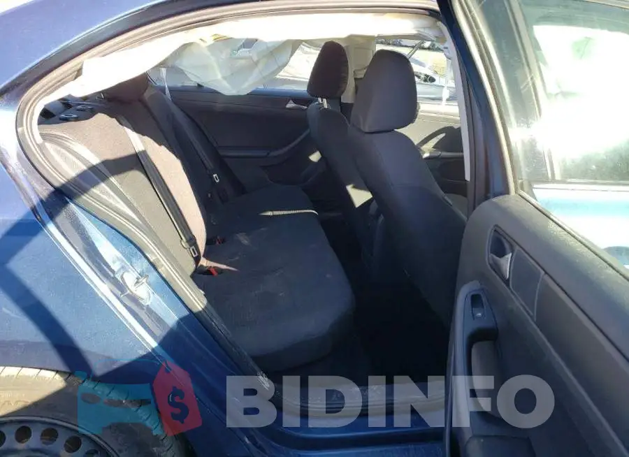 3VW267AJ4GM294479 Photo# 10