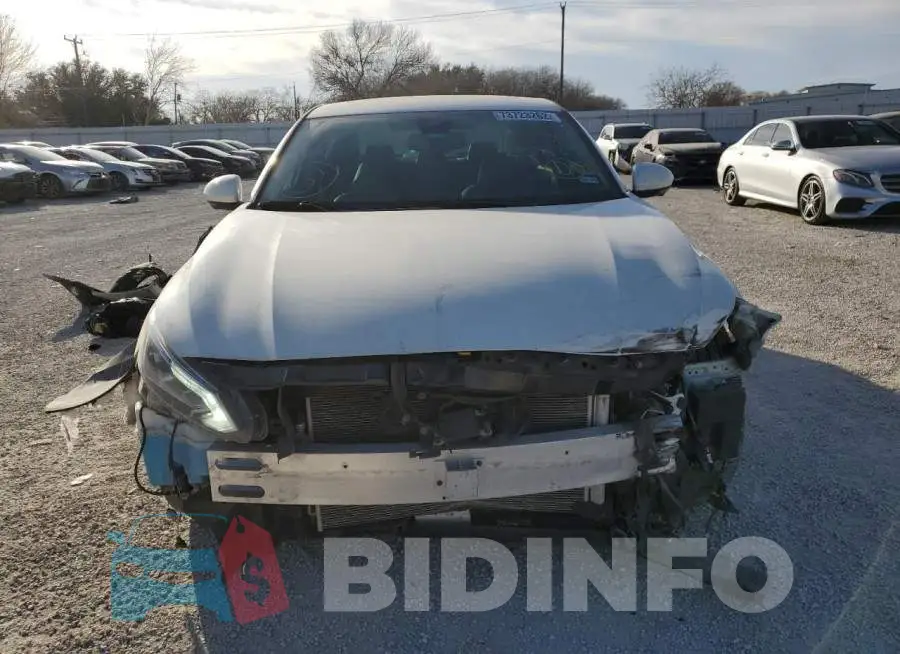 1N4BL4FW2KC188885 Photo# 5