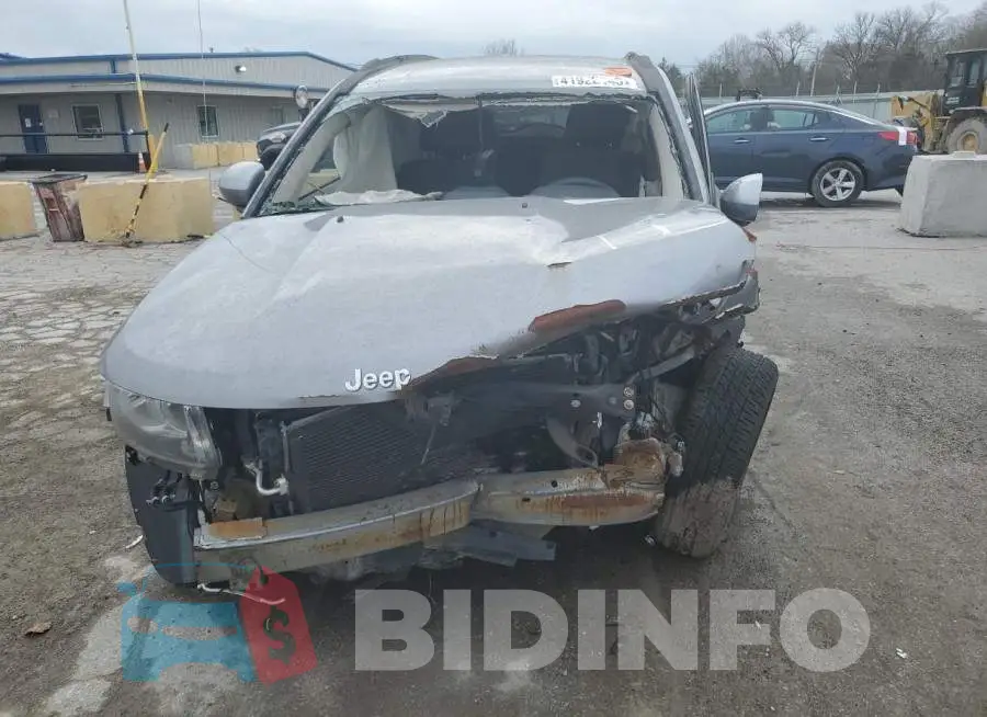 1C4NJDEB8GD626614 Photo# 5