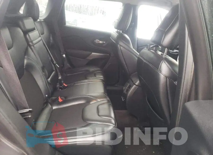1C4PJMLB7KD181075 Photo# 10