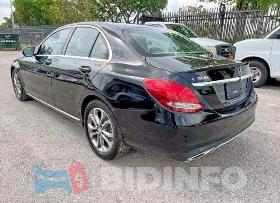 55SWF4JB6GU173936 Photo# 2