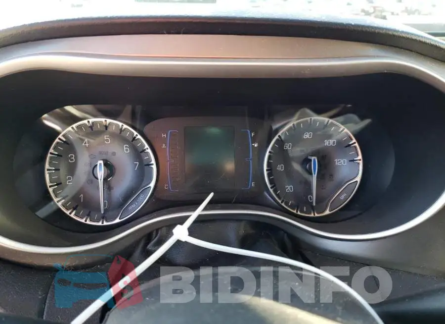 2C4RC1BG3LR130430 Photo# 9