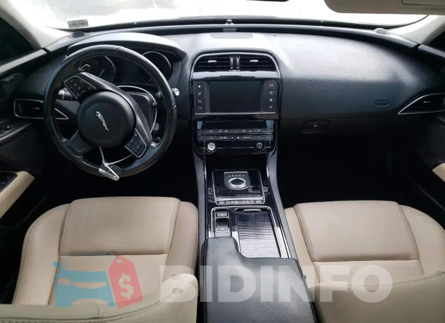 SAJAJ4FX6JCP38058 Photo# 8
