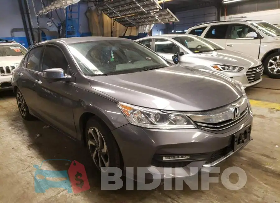 1HGCR2F83HA273114 Photo# 4